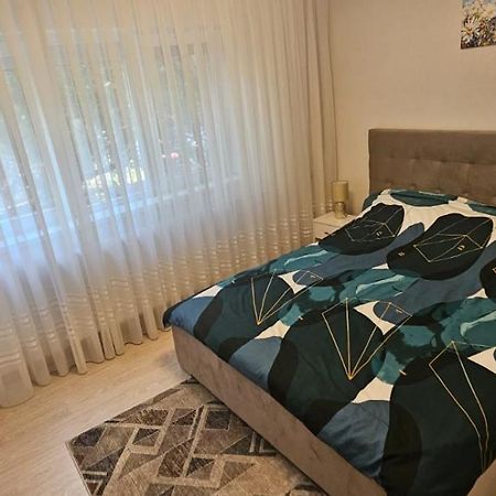 Apart Calugareni 9 Oradea Buitenkant foto