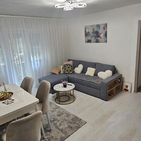 Apart Calugareni 9 Oradea Buitenkant foto